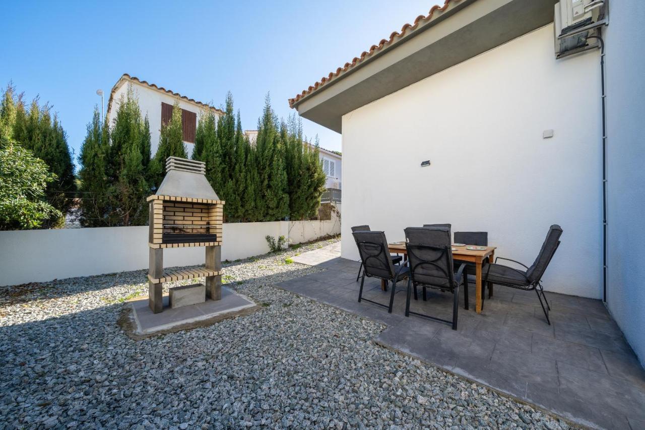 Villa Deborah L'Escala Exterior photo